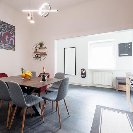 New Shalalaliving Vienna Spacious Home For Family & Friends ภายนอก รูปภาพ