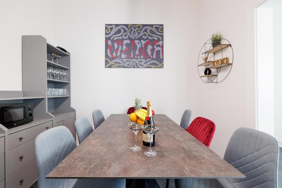 New Shalalaliving Vienna Spacious Home For Family & Friends ภายนอก รูปภาพ